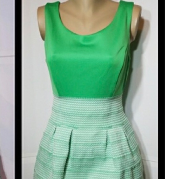 Green New York and Company size S dress - Picture 7 of 7